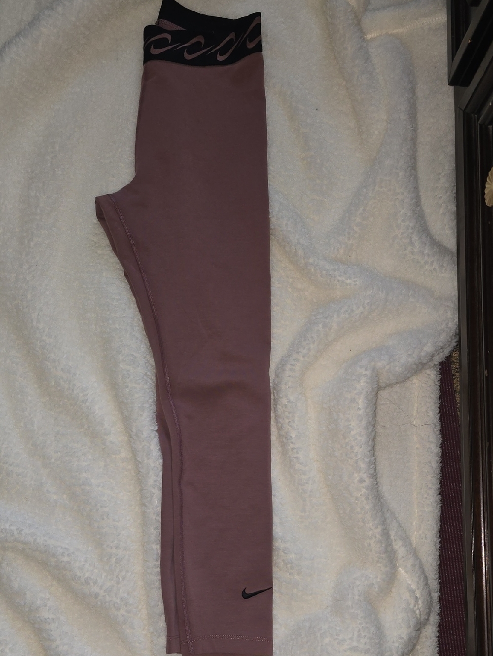 Nike mauve legging with black contrast waistband